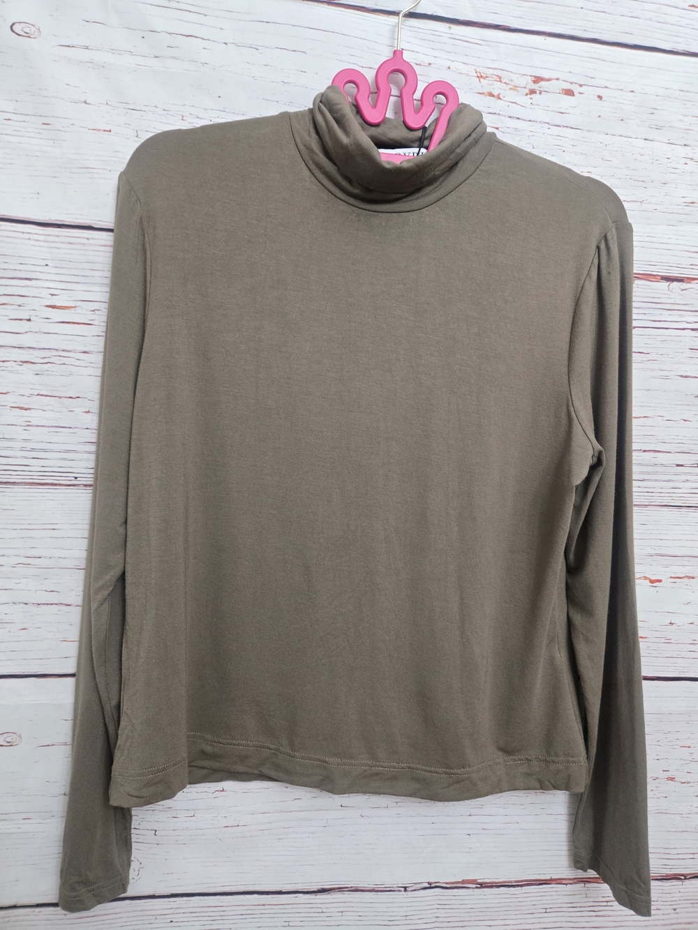 BYRD New York Women's Olive Turtleneck Long Sleeve Top L NWT